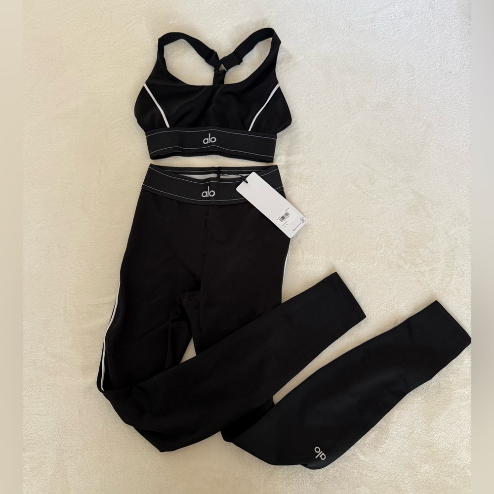 Alo Yoga Airlift Suit Up Bra+ Leggings (I lost the tag for them!)